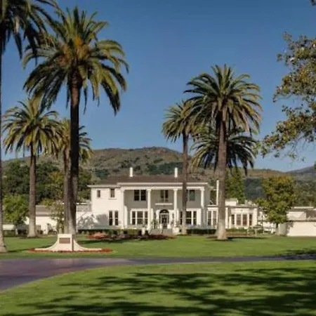 Top King Suite 40% OFF: Full Kitchen, Peaceful Views